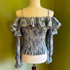 Gracia off the shoulder ruffled print blouse. Size M. Long sleeve Ruched bodice